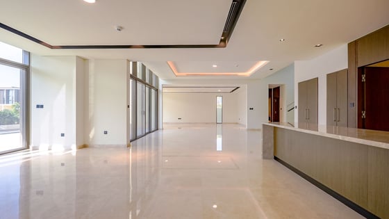 Spacious 5BR Villa | Landscaped Garden &amp; Private Pool, picture 12
