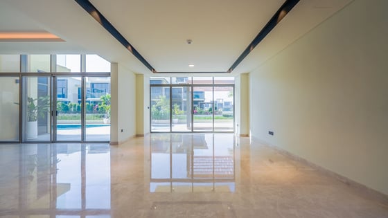 Spacious 5BR Villa | Landscaped Garden &amp; Private Pool, picture 2