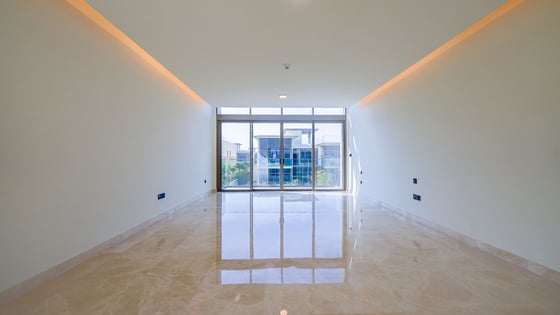 Spacious 5BR Villa | Landscaped Garden &amp; Private Pool, picture 16