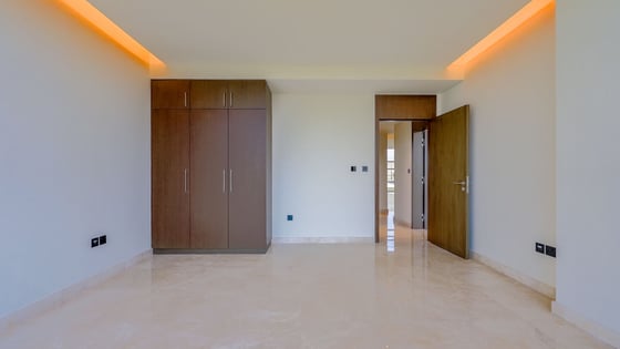 Spacious 5BR Villa | Landscaped Garden &amp; Private Pool, picture 21