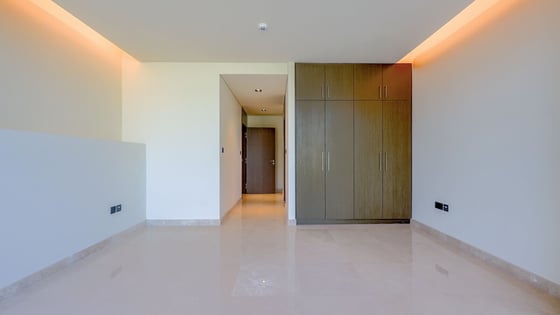 Spacious 5BR Villa | Landscaped Garden &amp; Private Pool, picture 14
