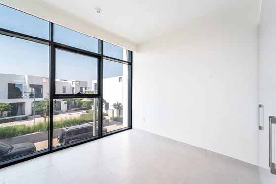 Genuine Seller | Close to Amenities | Corner, picture 7