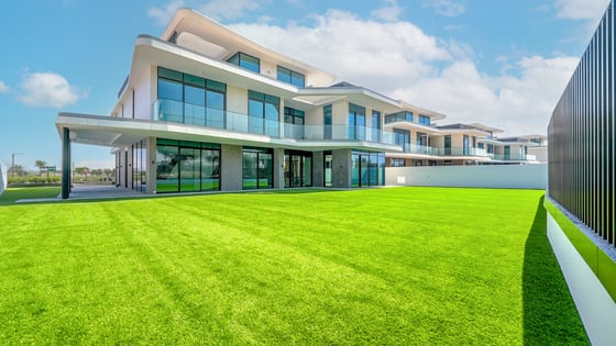 Stunning Contemporary Villa with Golf Views, picture 1