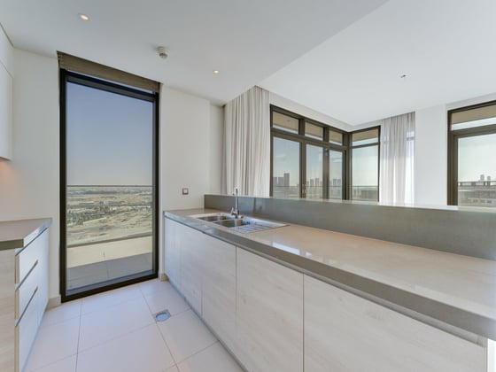 Penthouse | Vacant | Future Creek Tower Views, picture 6