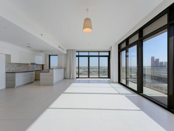 Penthouse | Vacant | Future Creek Tower Views, picture 2