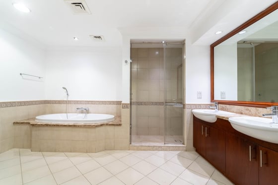 Triplex | Prime Neighborhood | Family Friendly, picture 14