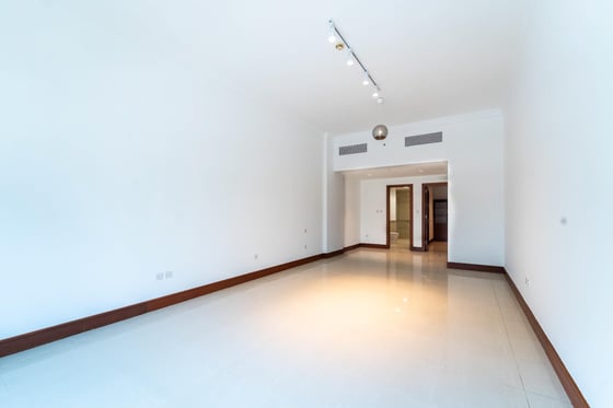 Triplex | Prime Neighborhood | Family Friendly, picture 4