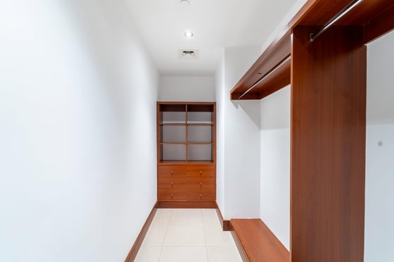 Triplex | Prime Neighborhood | Family Friendly, picture 10