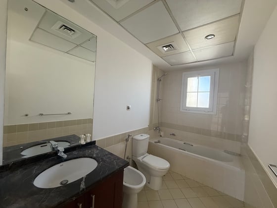 Well Maintained | Upgraded Kitchen | Vacant, picture 16