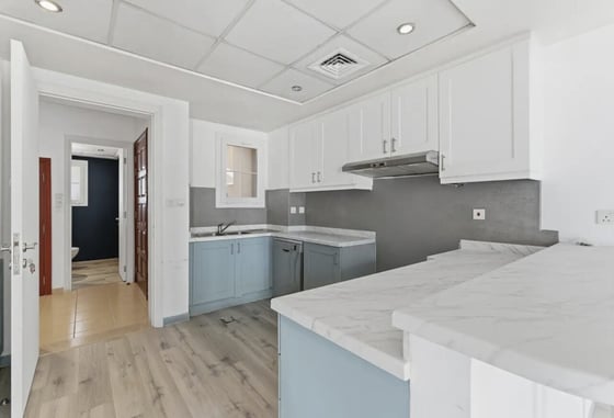 Well Maintained | Upgraded Kitchen | Vacant, picture 2