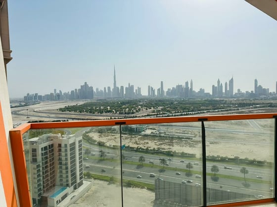 Spacious Layout | Skyline Views | Eviction Notice, picture 1