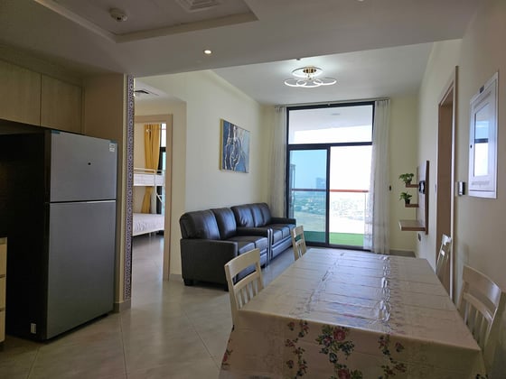 Spacious Layout | Skyline Views | Eviction Notice, picture 2