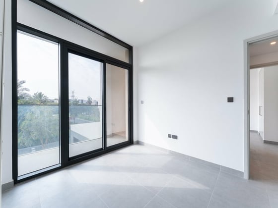 Genuine Listing | Across Pool and Gym | Single Row, picture 8