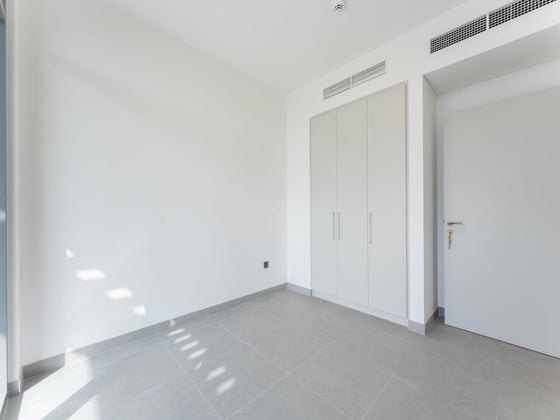 Genuine Listing | Across Pool and Gym | Single Row, picture 10