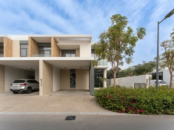 Genuine Listing | Across Pool and Gym | Single Row, picture 18