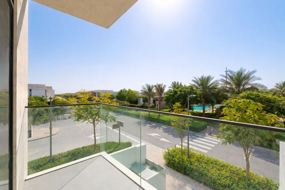 Genuine Listing | Across Pool and Gym | Single Row, picture 1