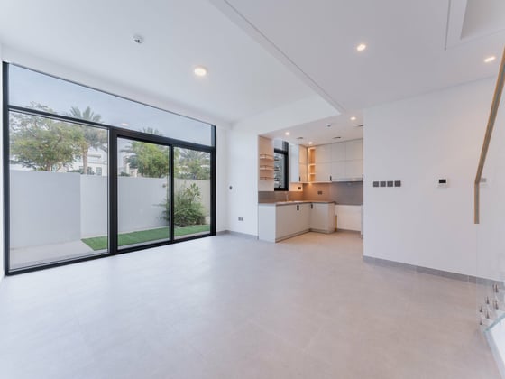 Genuine Listing | Across Pool and Gym | Single Row, picture 5