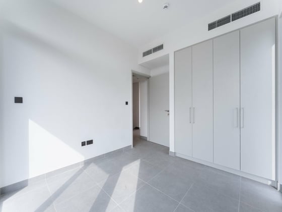 Genuine Listing | Across Pool and Gym | Single Row, picture 9