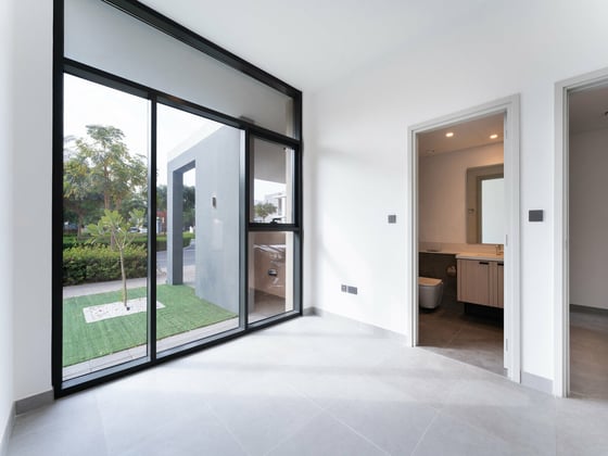 Genuine Listing | Across Pool and Gym | Single Row, picture 6