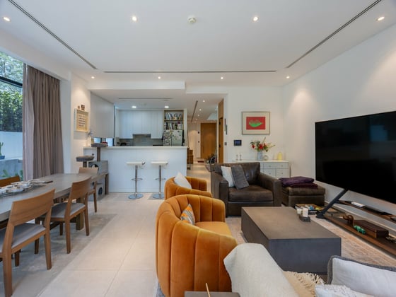Stunning Private Location | Corner Unit., picture 2