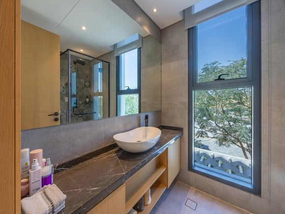 Stunning Private Location | Corner Unit., picture 21