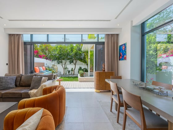Stunning Private Location | Corner Unit., picture 3