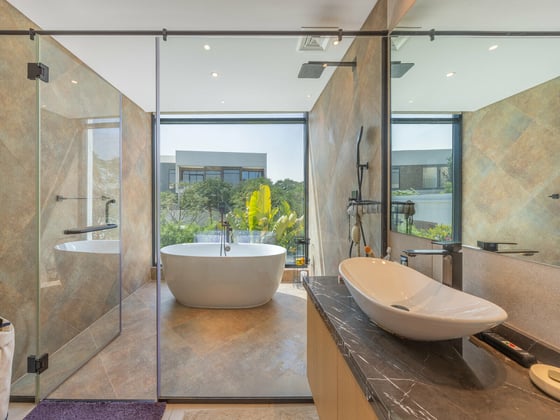 Stunning Private Location | Corner Unit., picture 12