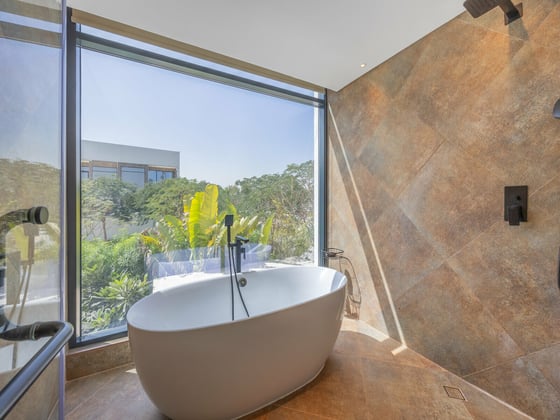 Stunning Private Location | Corner Unit., picture 13