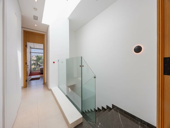 Stunning Private Location | Corner Unit., picture 7
