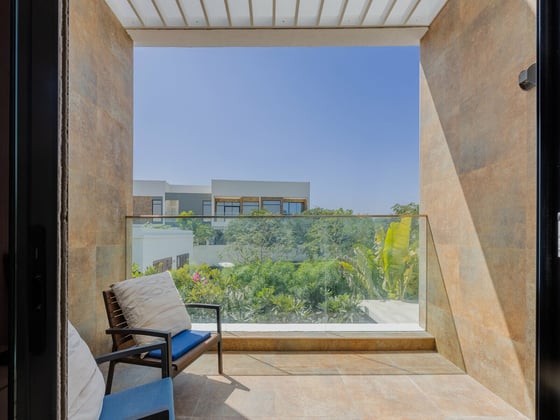 Stunning Private Location | Corner Unit., picture 10