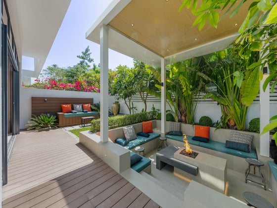 Stunning Private Location | Corner Unit., picture 1