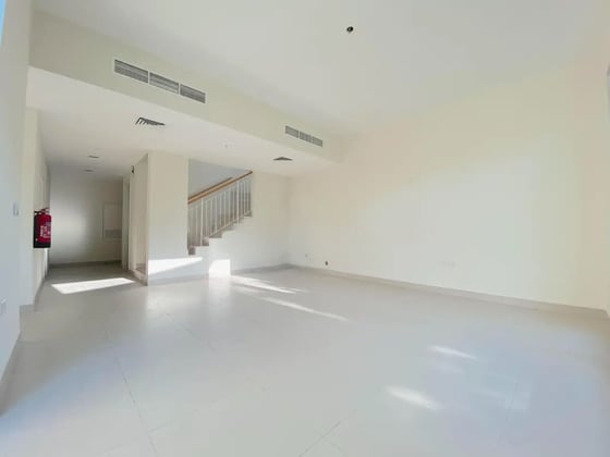 Close to Amenities | Vacant Now | Well Maintained, picture 2