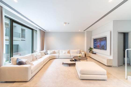 Fully Upgraded | Corner Unit | Large Plot, picture 1