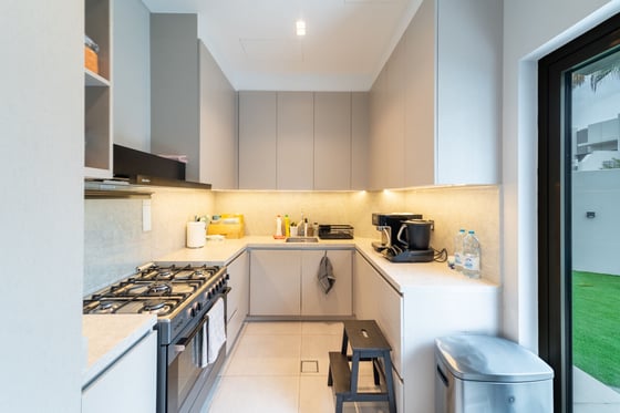 Fully Upgraded | Corner Unit | Large Plot, picture 6