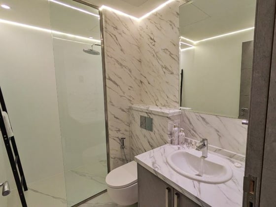 Lake Backing | Luxury Furnishing | Move-in ready, picture 33