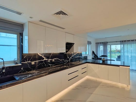 Lake Backing | Luxury Furnishing | Move-in ready, picture 17