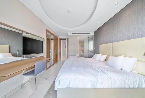 Burj Khalifa View | Spacious Layout | Vacant, picture 13