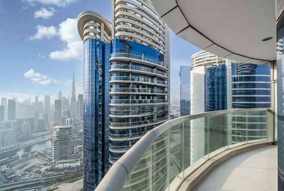 Burj Khalifa View | Spacious Layout | Vacant, picture 21