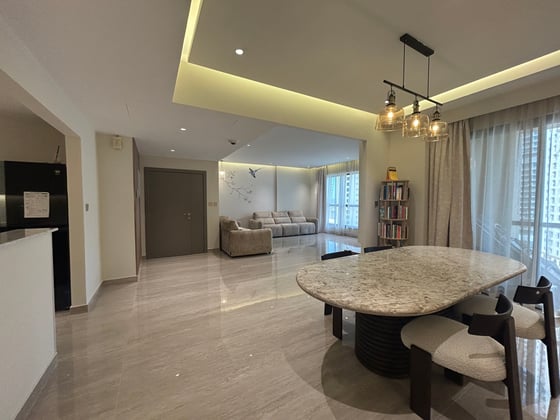 Vacant| Fully Upgraded | Furnished......, picture 4