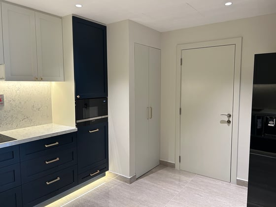 Vacant| Fully Upgraded | Furnished......, picture 8