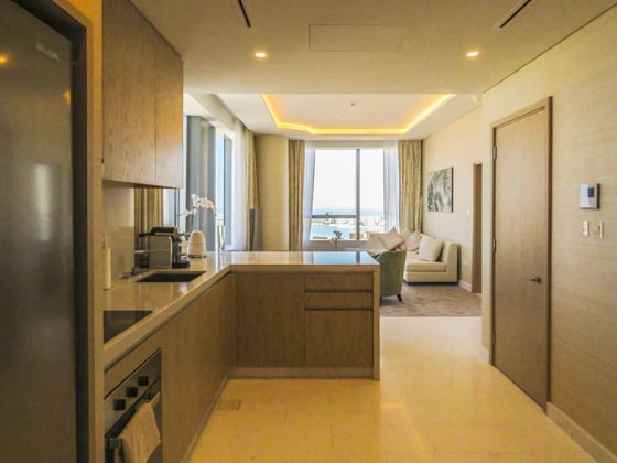 Waterfront 1BR | Prime Location | Full Sea View, picture 7