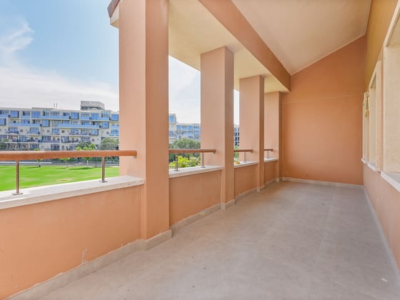 Luxuriously Upgraded and Furnished Townhouse, picture 22