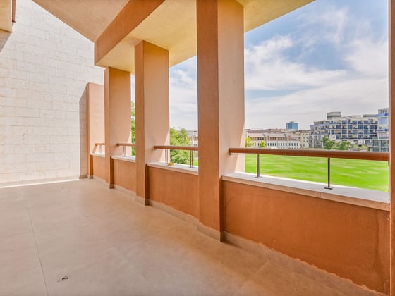 Luxuriously Upgraded and Furnished Townhouse, picture 23