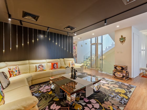 Luxuriously Upgraded and Furnished Townhouse, picture 13