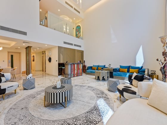 Luxuriously Upgraded and Furnished Townhouse, picture 3