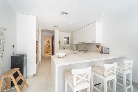 Motivated Seller | Prime Location | Premium Upgrades, picture 4