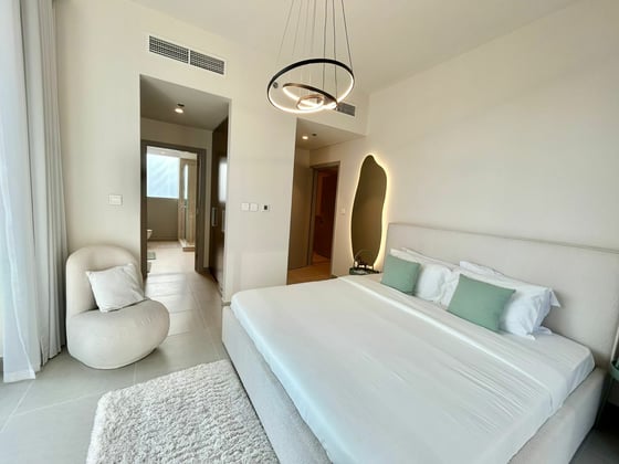 Vacant Now | Upgraded | Maid's Room....., picture 8