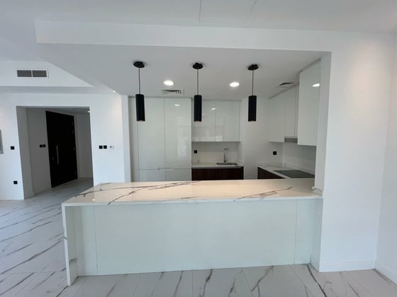Refined Designer Living | District 11 |Corner Unit, picture 6