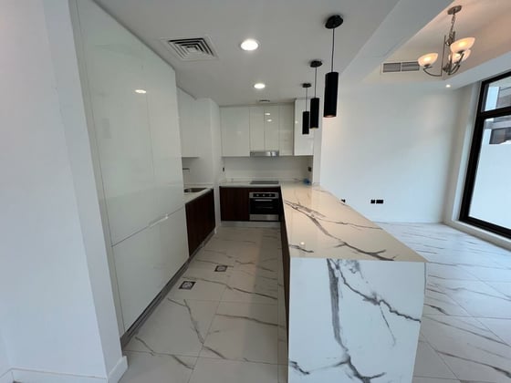 Refined Designer Living | District 11 |Corner Unit, picture 5
