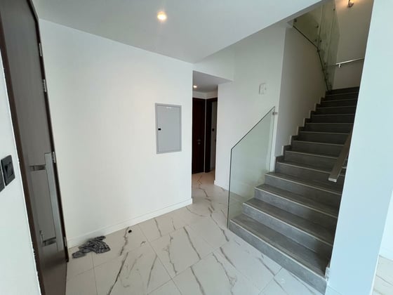 Refined Designer Living | District 11 |Corner Unit, picture 8